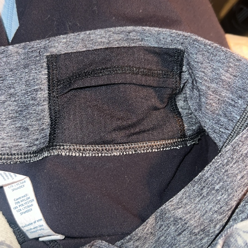 Lululemon wide legged yoga pants - Picture 7 of 7